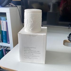 La Jolie Muse Sandlewood Rose Candle